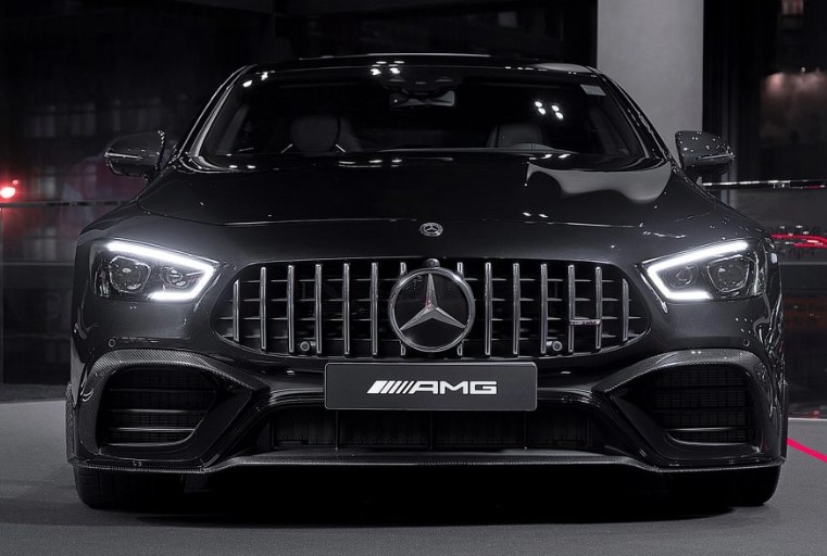 Préparation esthétique carbone sur Mercedes AMG GT 63 X290